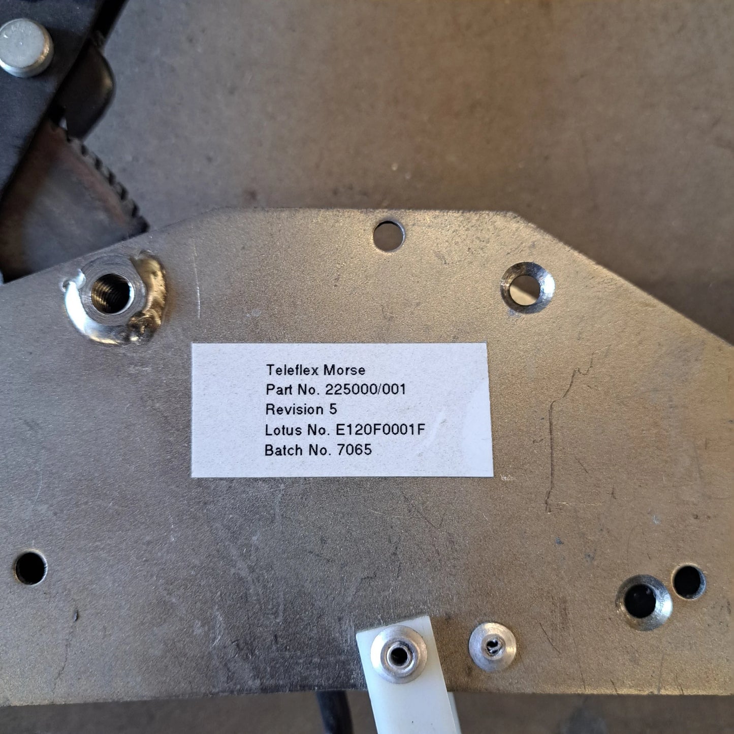 USED FIRST GEN OEM SHIFTER - E120F0001F
