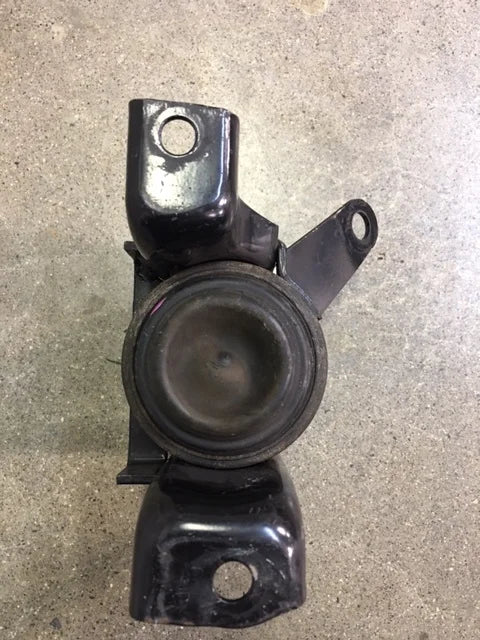 Used RH Engine Mount Insulator, A120E6393S