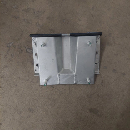 Used Upper Airbag Bracket Assembly, B121U0095F