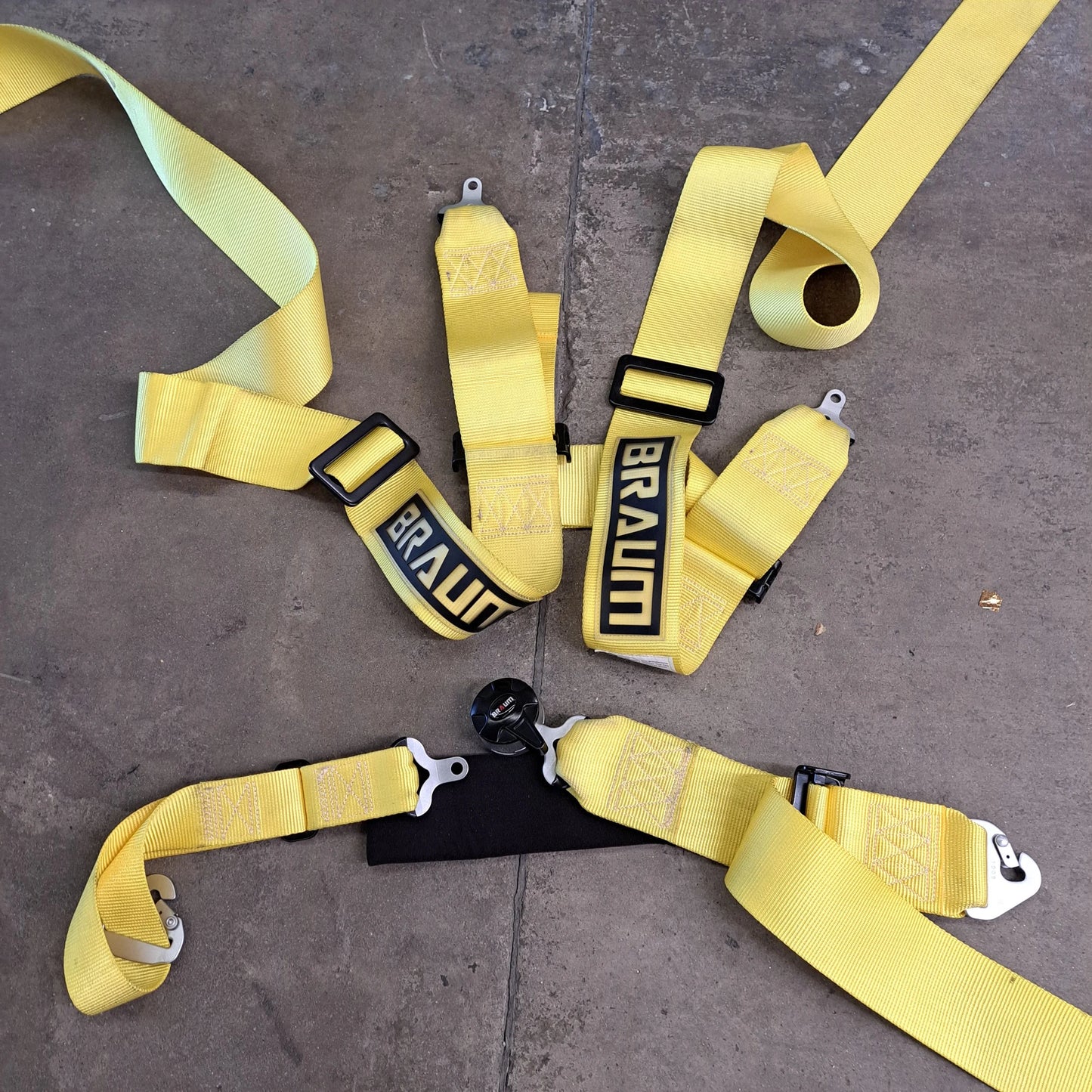 USED YELLOW BRAUM 5 PT - 3" SFI HARNESSES (PAIR)