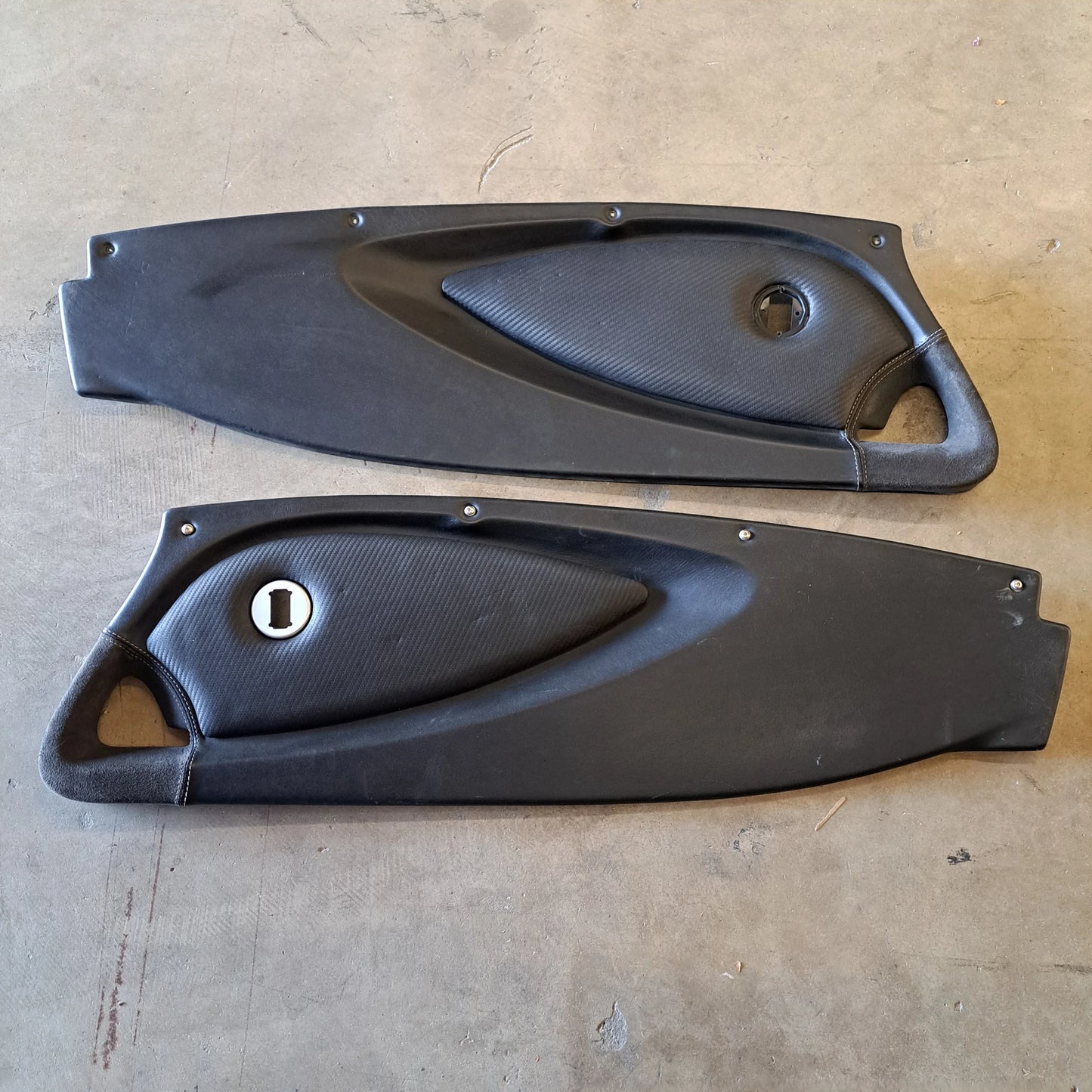 USED LH BLACK LEATHER/ALCANTARA DOOR PANEL - C117U0349/353J