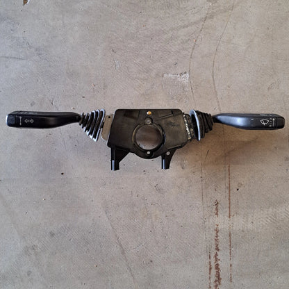USED TURN SIGNAL AND WIPER STALKS