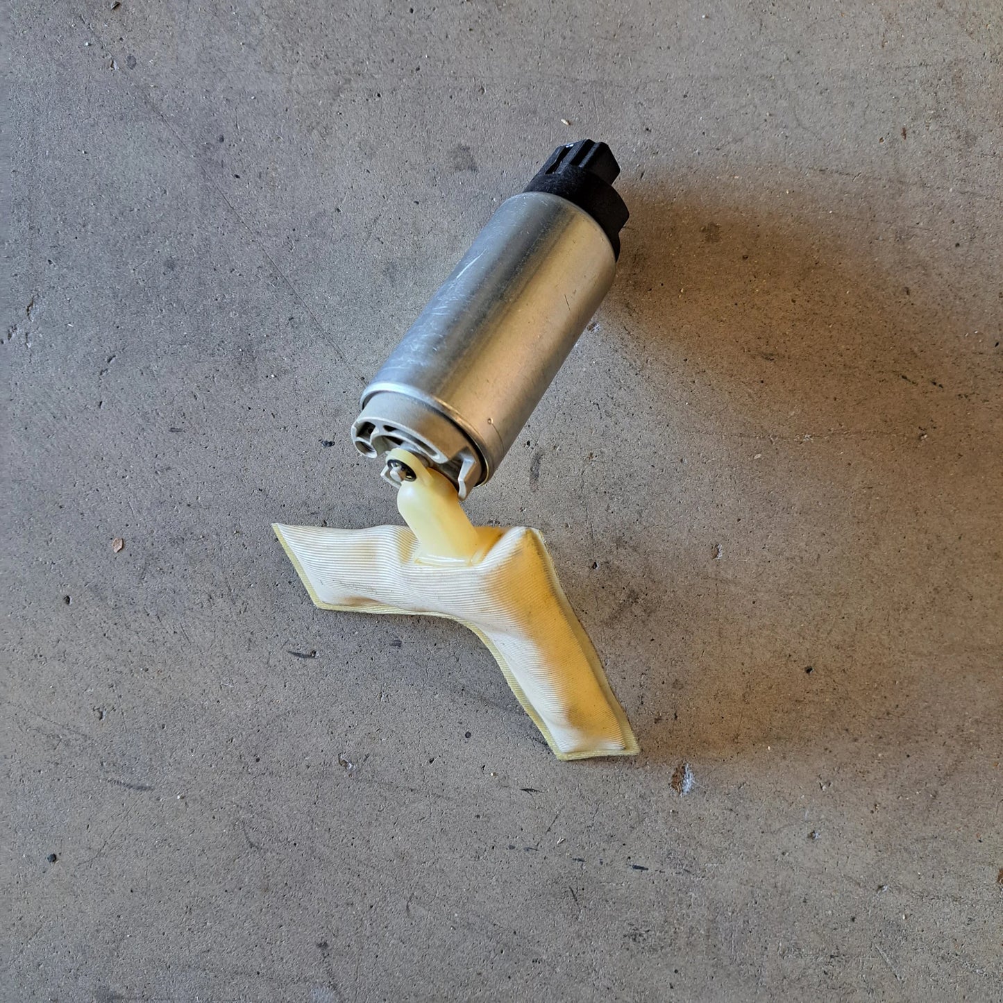 USED FUEL PUMP AND STRAINER - A120L60025
