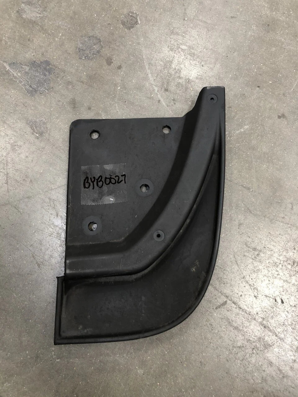 Used Mud Flap Front - LH A117B0171F